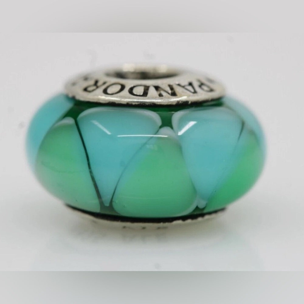 Pandora Captivating Green charm 790636 (retired)
